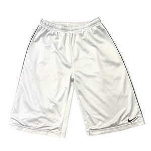 Nike White Mesh Shorts Athletic Comfort Youth XL